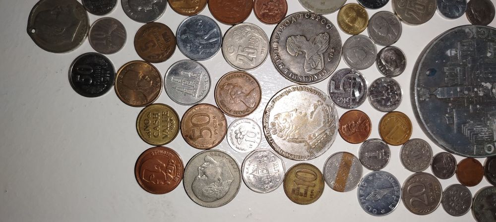 МОНЕТЫ РАЗНЫЕ За всё пятьсот тысяч сум