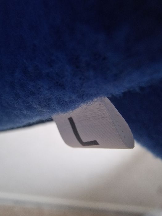 Шлем и перчатки спортивные