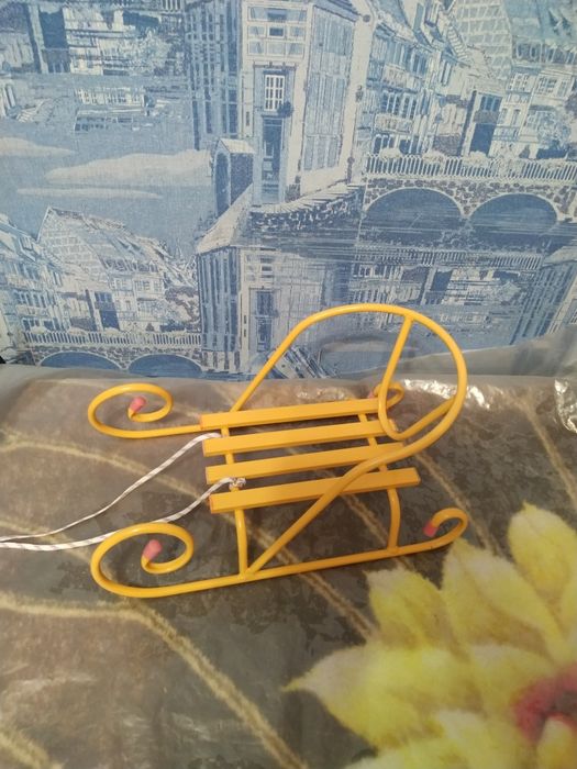 Санки игрушечные,б/у в отличном состоянии