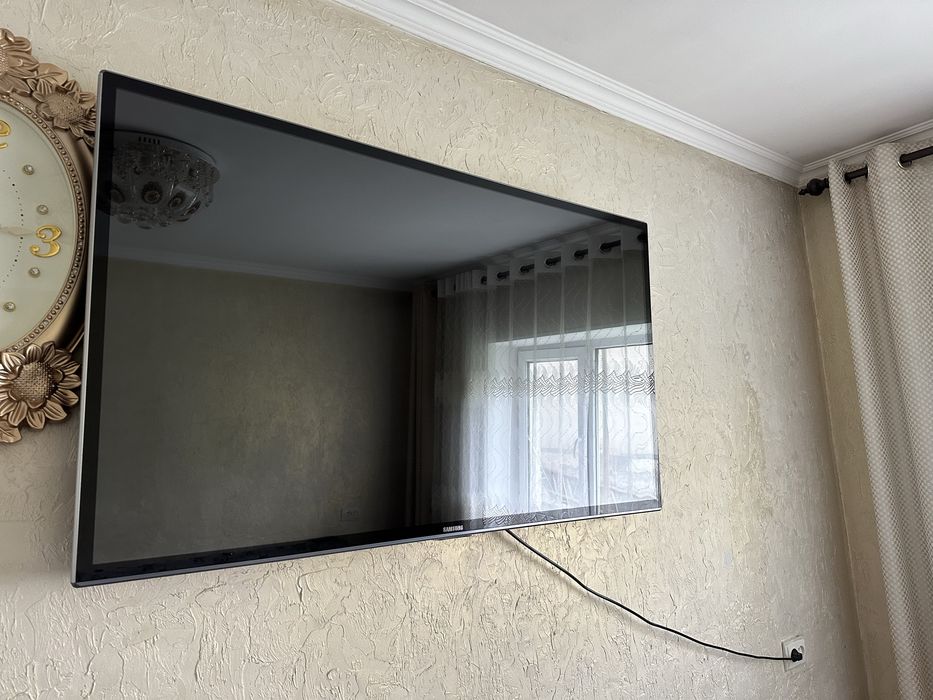 Продаю телевизор срочно!