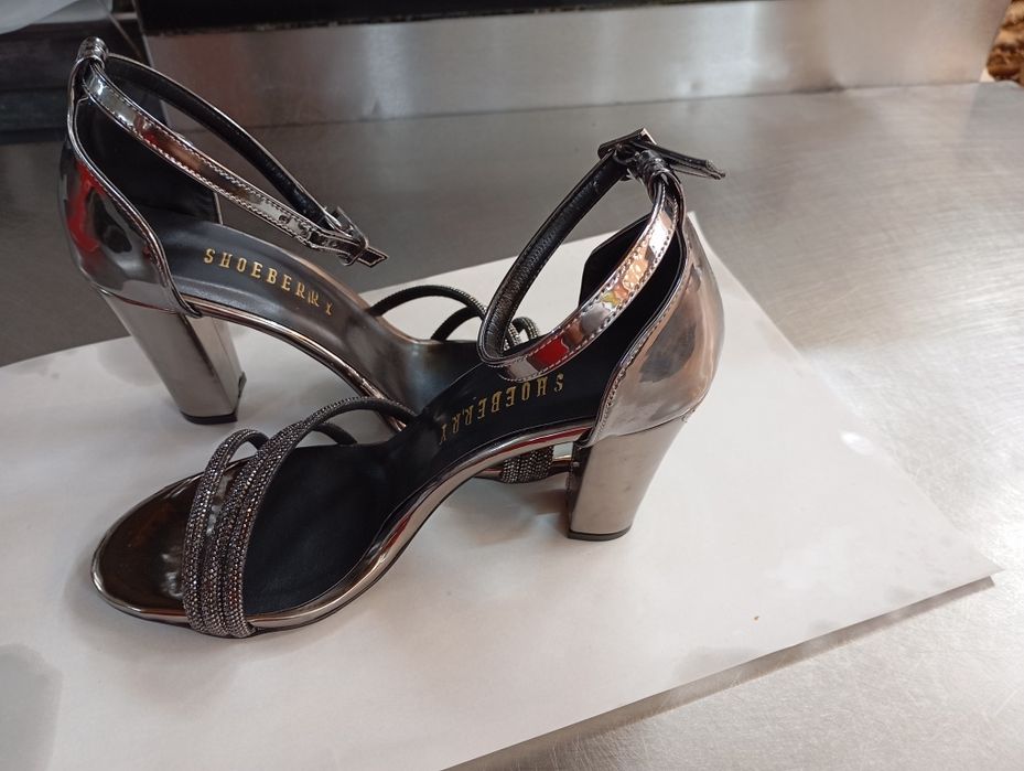 Sandale, pantofi eleganți