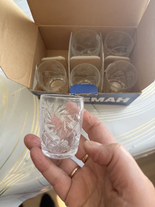 Продам новые хрустальные рюмки