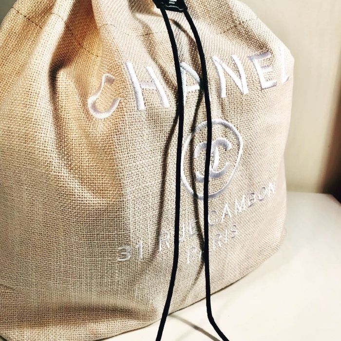 текстилна раница тип bucket bag на Chanel