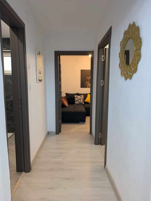 Apartament  renovat , recent mobilat ,2 camere decomandat