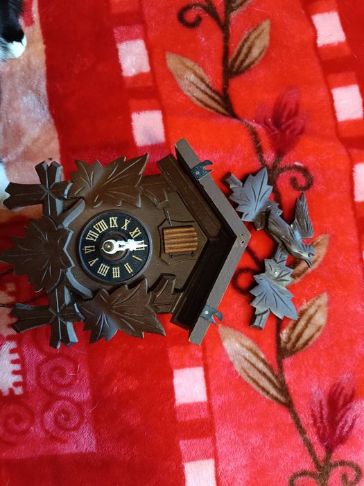 Часовници стенни и ръчни