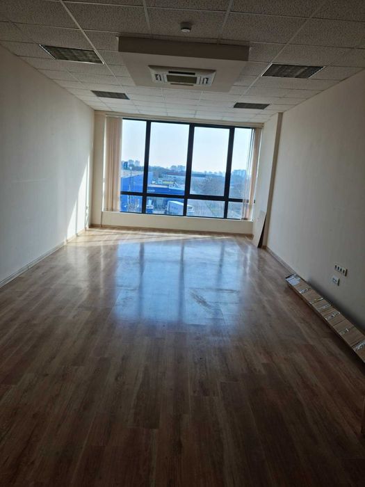 Офиси 9 бр., Метро