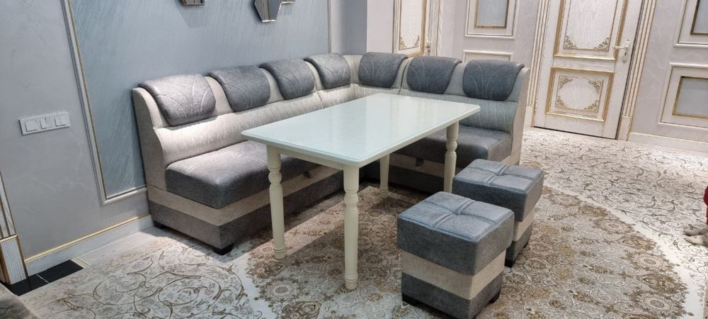 Мягкий кухонный уголок