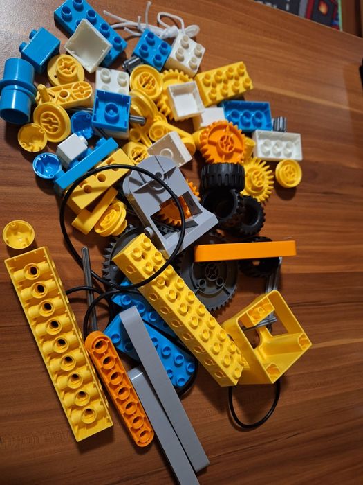 Kit robobotica STEAM pentru copii.