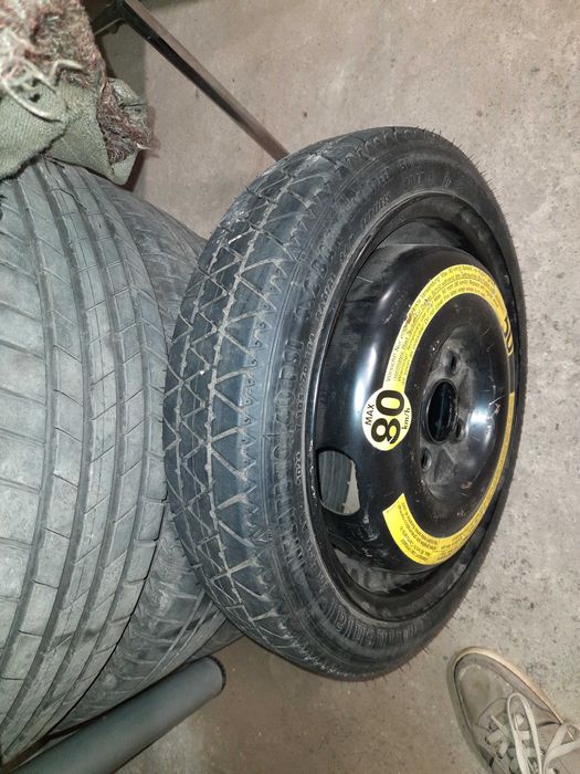 Резервна гума патерица