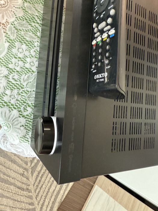 Onkyo TX-NR828 Bluetooth Wi-Fi