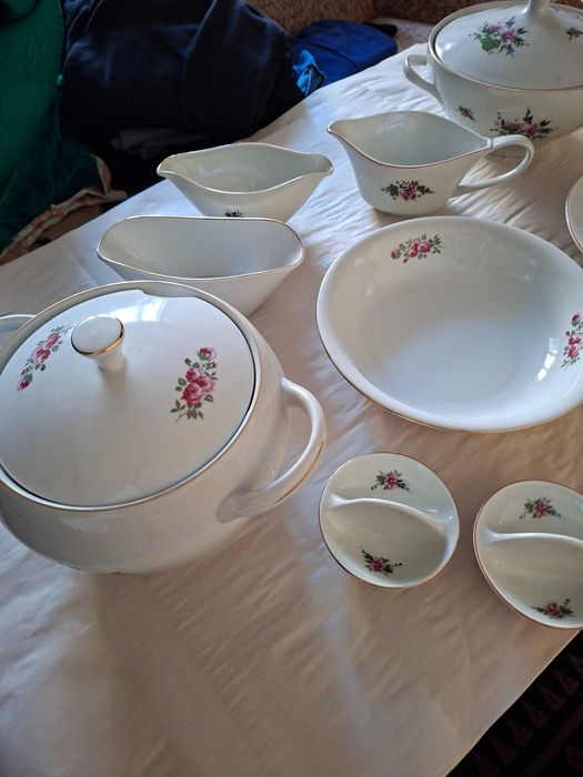 Битови глинени и стъклени  сервизи