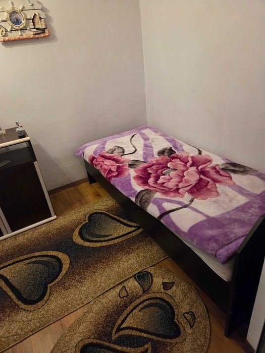 Set mobilă dormitor complete: Șifonier mare 4 ușii cu oglindă + Pat 1 persoană + Comodă TV