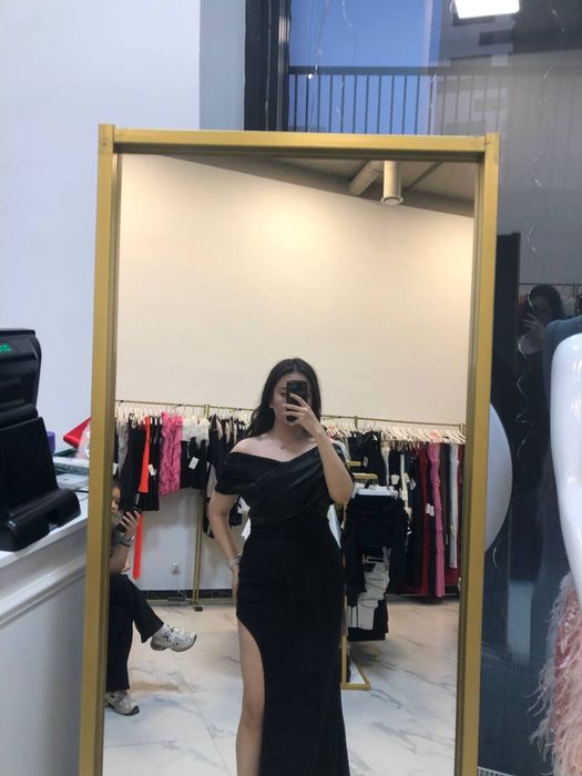 Эффектное вечернее платье