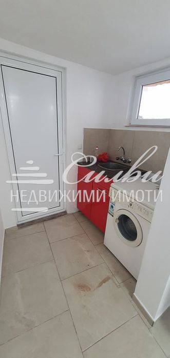 Дава се под наем Етаж от къща в Шумен, Куршум чешма - 25 кв.м за 153 € - Снимка #3