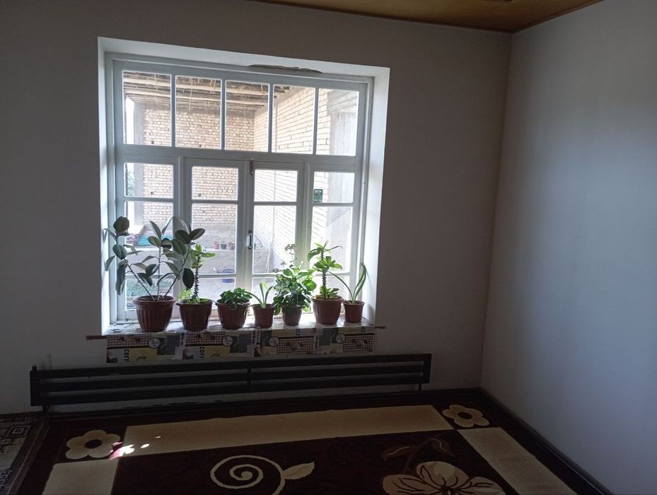 Uy sotiladi 4xona 25 sòtiģ