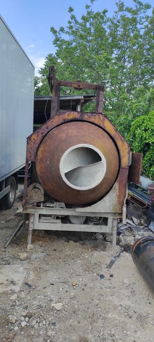 Продавам индустриална бетонобъркачка