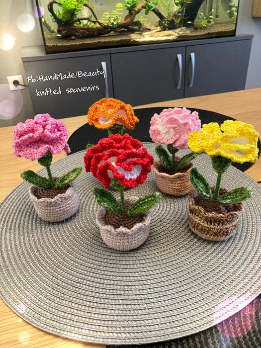 Цветя в саксийка