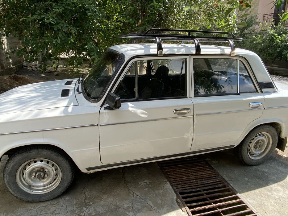 Vaz 2106 sotiladi yili 1984 dakumenti bor