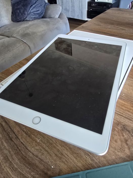 Tableta Ipad generatia a 8-a, 32 Gb, A2270.