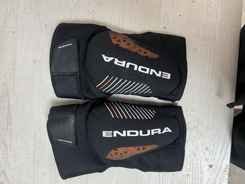 Vand genunchiere Endura Mtb