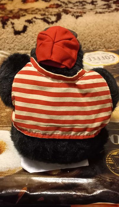 Пееща и танцуваща маймуна