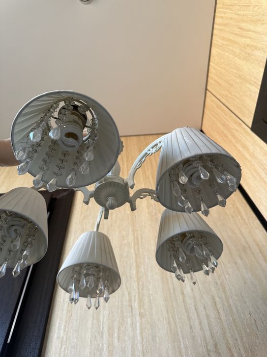 Продам люстру в отличном состочнии