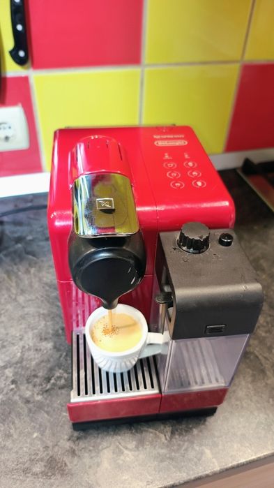 Espressor Delonghi Lattissima touch capsule Nespresso