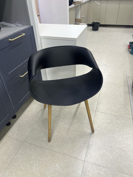 Продам дизайнерский стул в отличном состоянии