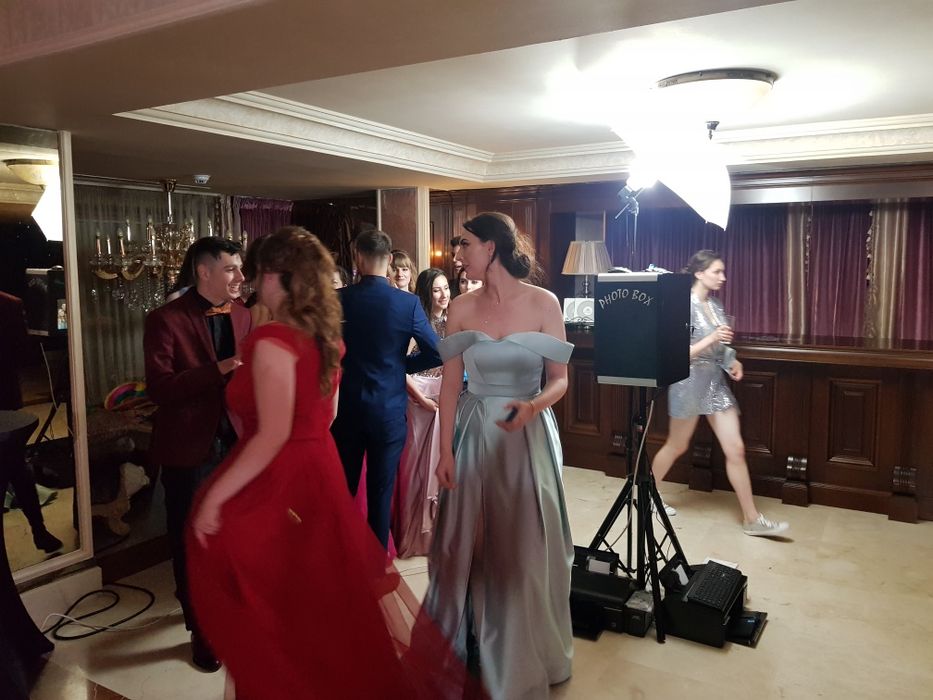 Cabina Foto cu print Nelimitat & Fum Greu/ Laser Valsul Mirilor