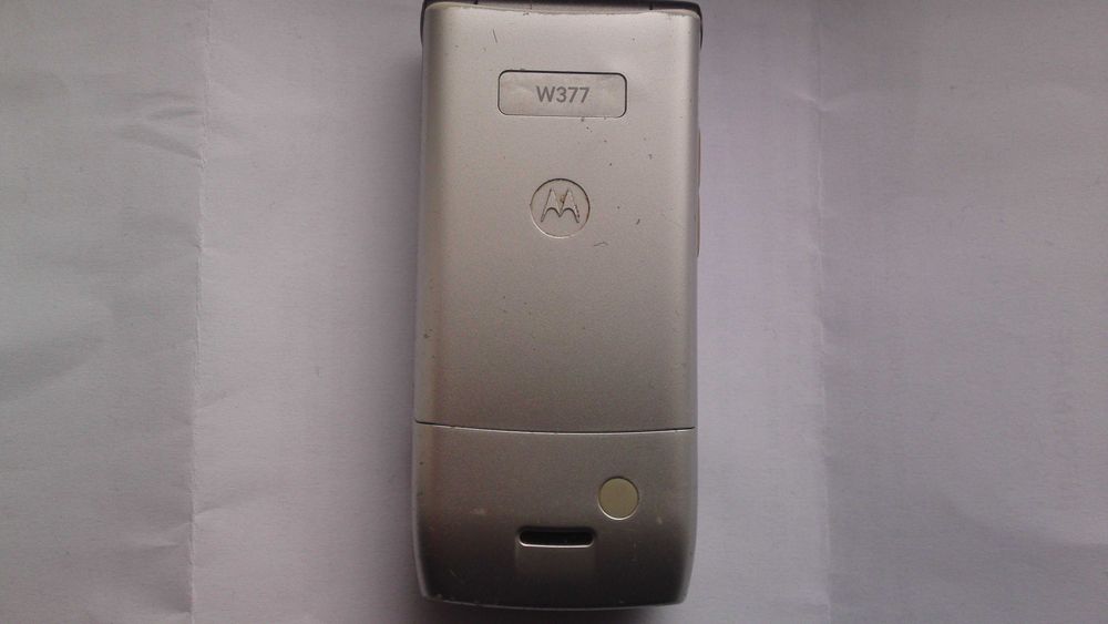 Telefon mobil Nokia 2330c codat Vodafone/Motorola W377 decodat