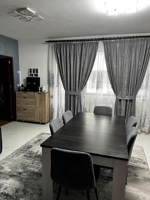 Vand apartament in floresti