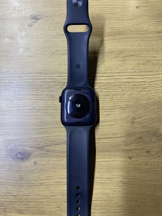 Срочно продам Apple watch SE 2