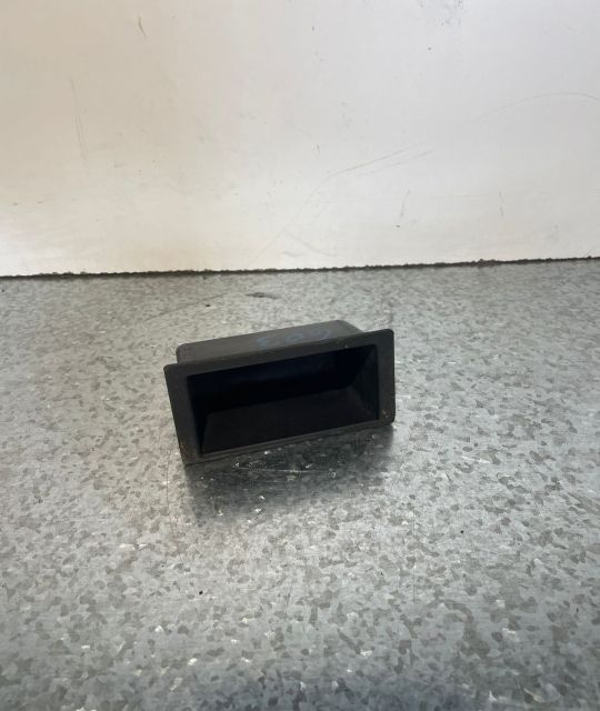 Scrumiera BMW Seria 3 E46