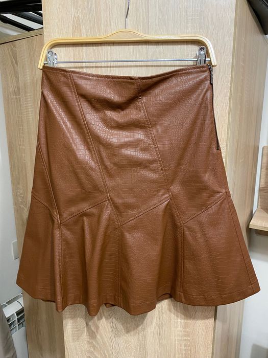 Дамска пола Дика еко кожа нова