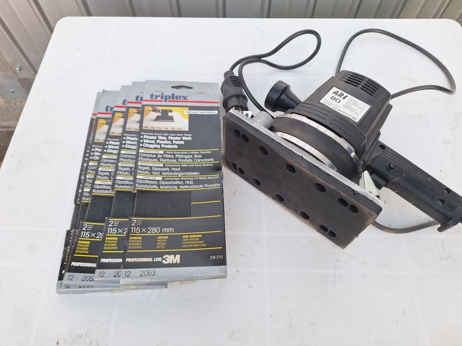 Masina de slefuit 400w, cu oscilatii/ vibratii. Produs NOU.