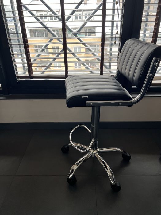 Бар стол на колелца City с 24м гаранция и безплатна доставка до офис