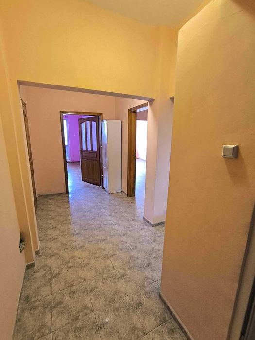 Дава се под наем Тристаен апартамент в Варна, Център - 92 кв.м за 612 € - Снимка #8