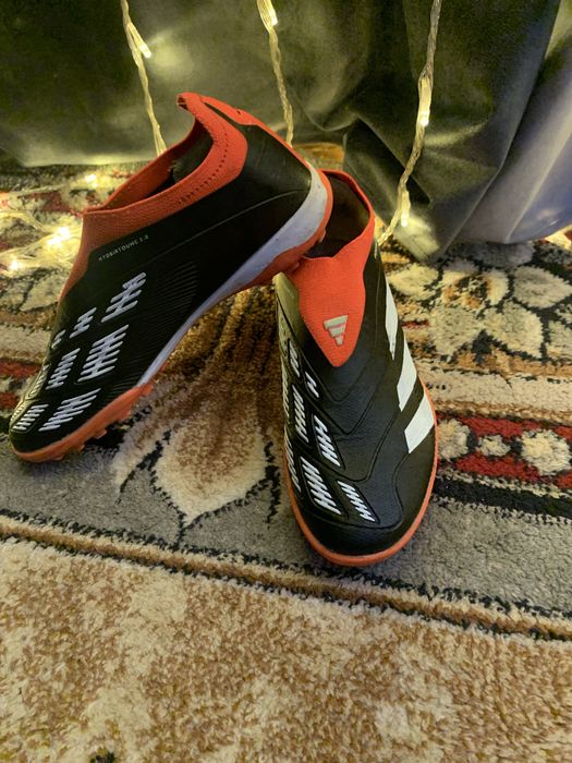 Продам сороконожки Adidas