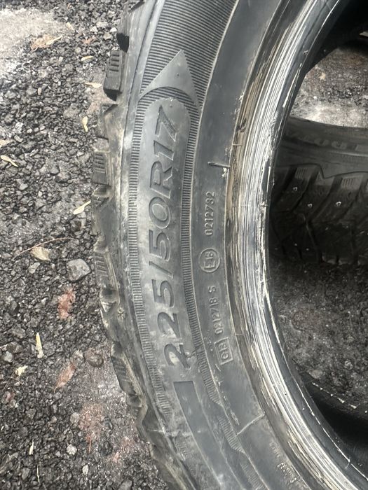 Продам шины 225/50/17