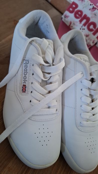 Pantofi sport lacoste , reebook ,