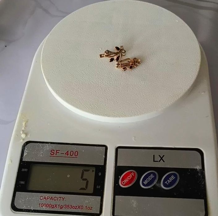 Продам золотые изделия