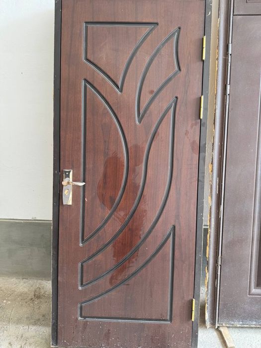 Yog'och eshik sifati yaxshi