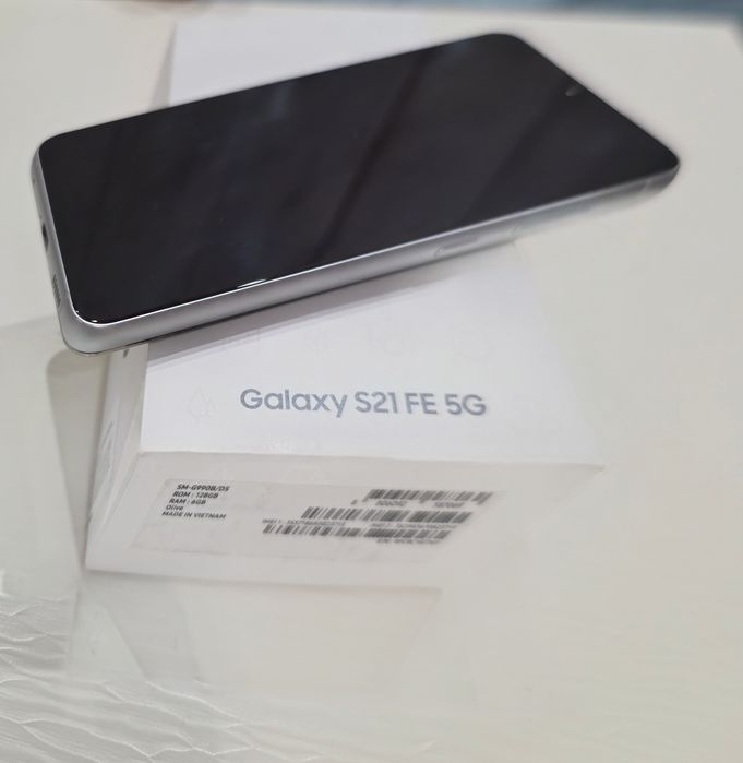 Samsung S21FE 128 GB display defect