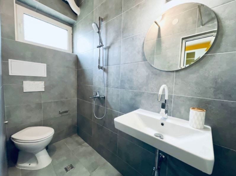 Дава се под наем Двустаен апартамент в София, Център - 60 кв.м за 648.21 € - Снимка #11