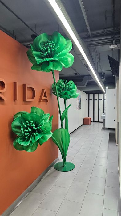 Большие цветы из ткани