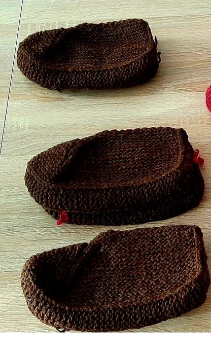 ново тюлено парче с подгъвв и нови  възглавнички 4брза15лв