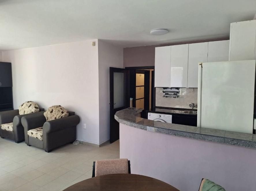 Дава се под наем Двустаен апартамент в София, Хладилника - 65 кв.м за 599 € - Снимка #1