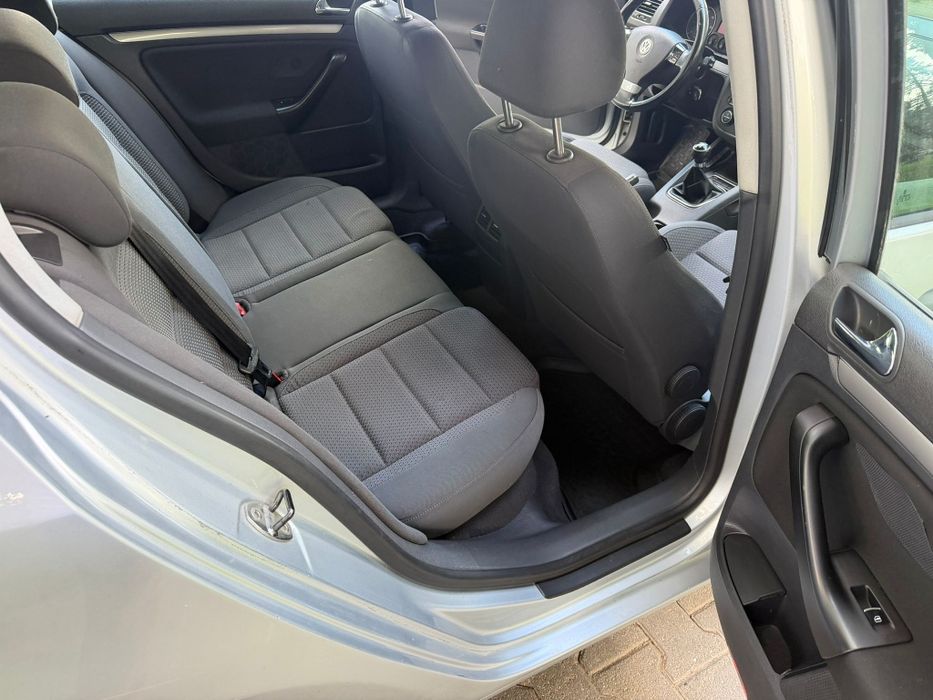 Vând Golf V  *An 2004 * 2.0 TDI *Manual