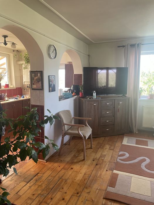 CASA  IN CUCI + 1 ha teren