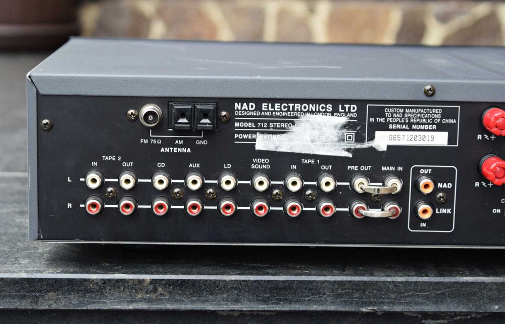 Amplificator NAD 712, amplituner